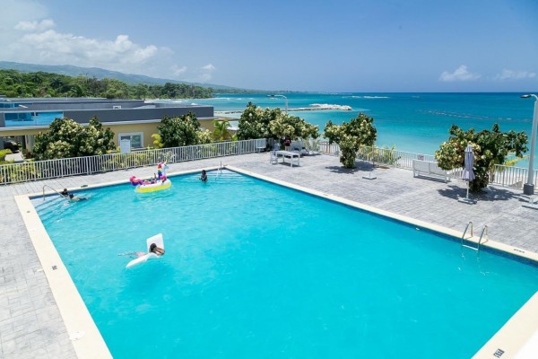 3BD| 2BTH_BeachFront Villa_w/Pool/24-7 security – Drax Hall Estates, St. Ann