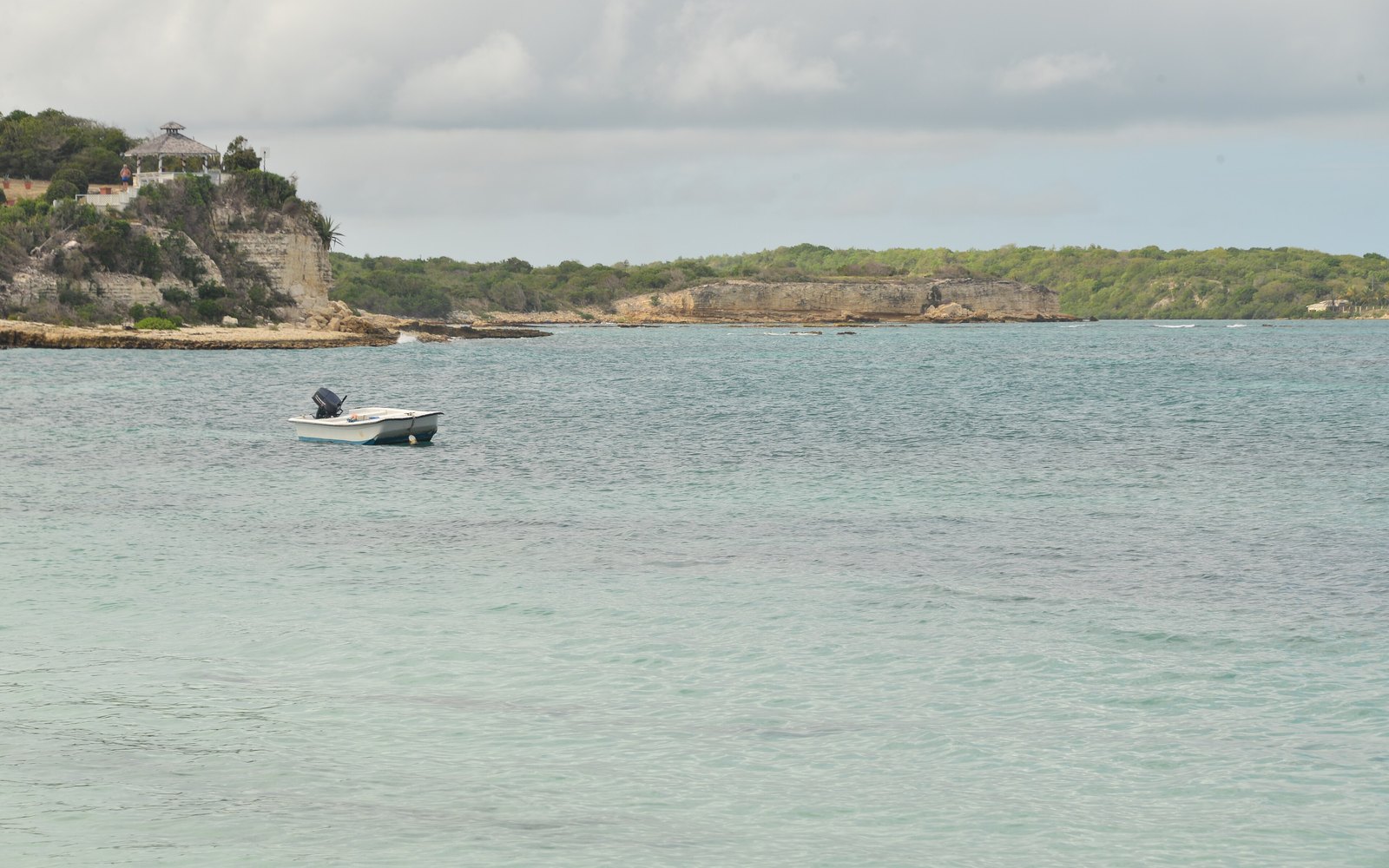 Harry's Bar Barbuda – Beach Cottages