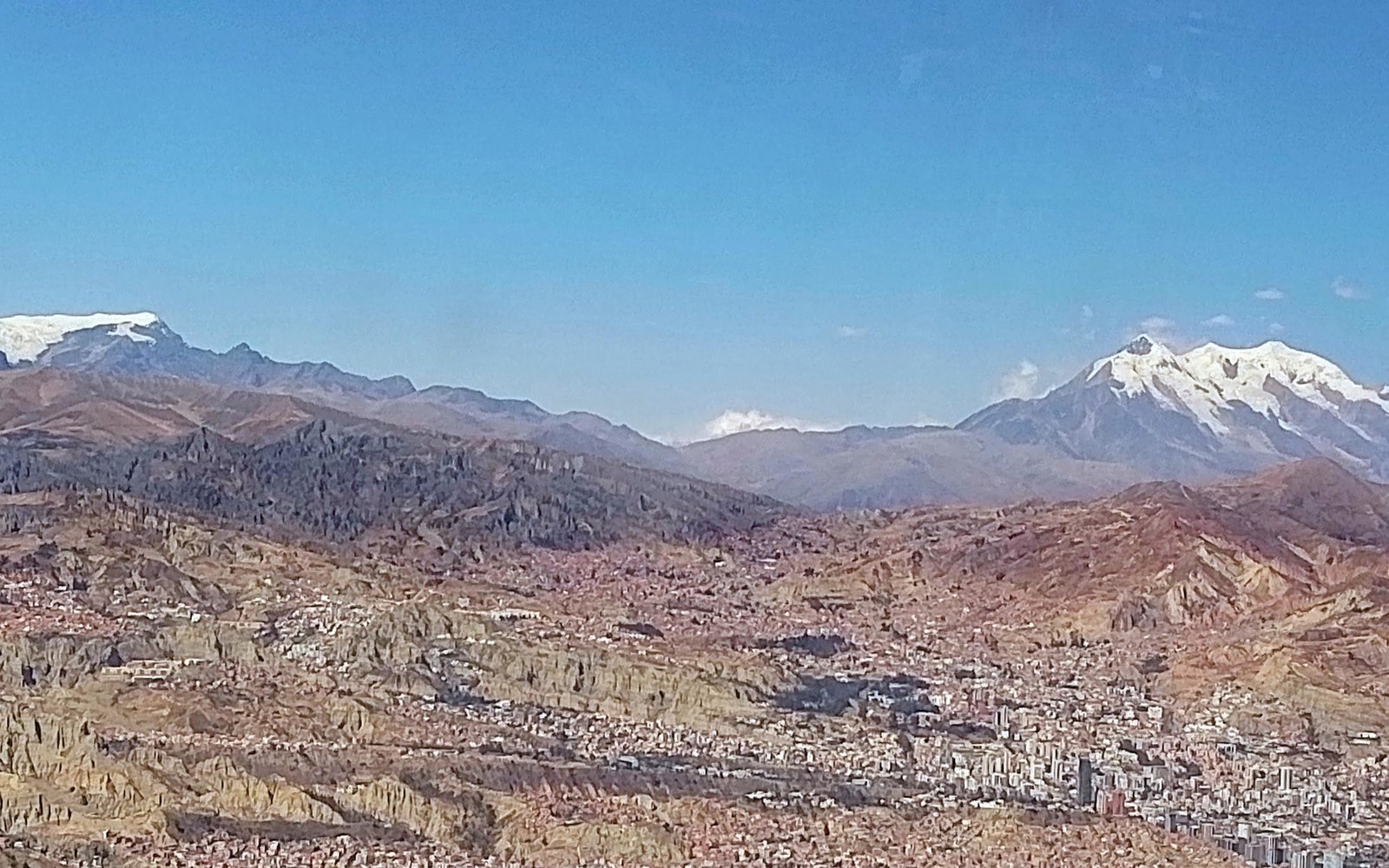 Sunny Condo with Mountain Views, La Paz