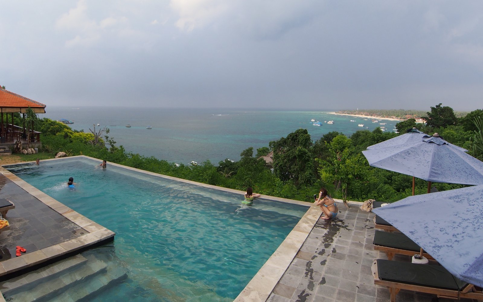 Oceans Edge Seaside Estate (Cayman Villas)