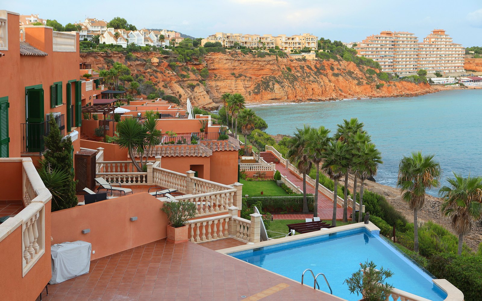LucianStyle – Villa Rentals