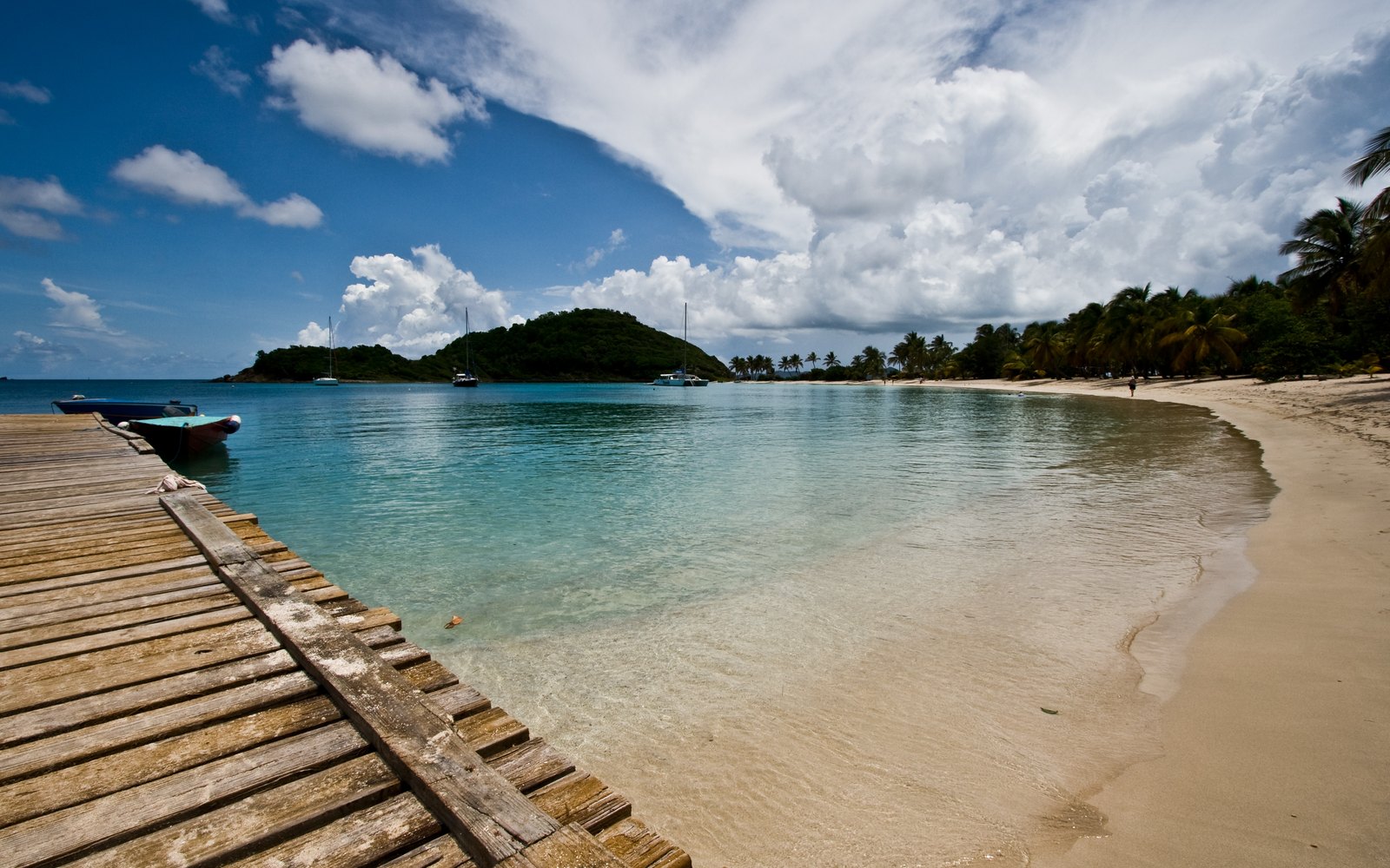 Barefoot Yacht Charters